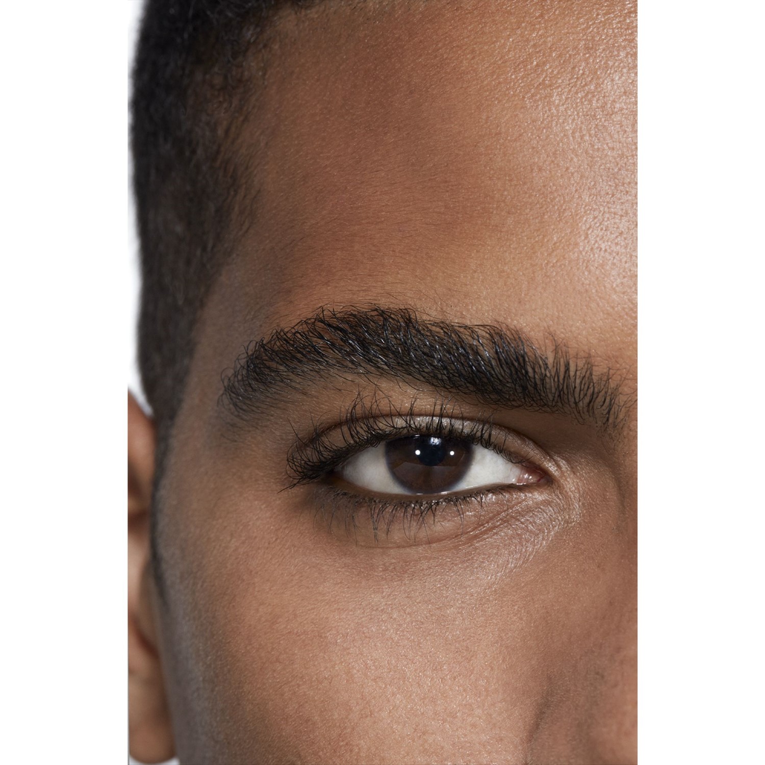 EL LÁPIZ DE OJOS 3 EN 1 PARA MÚLTIPLES LOOKS. ACABADO ULTRAMATE Y DE LARGA DURACIÓN